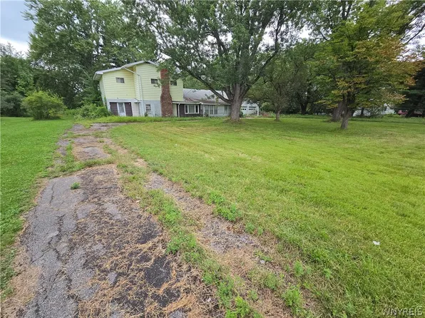 3172 Zoeller Rd, Alden, NY 14004