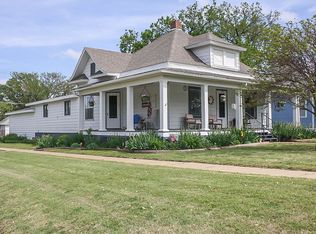 402 S Pine St, Pratt, KS 67124