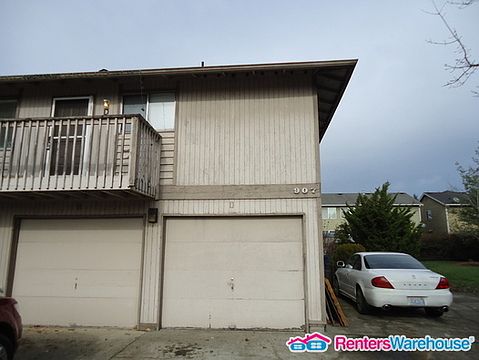 1st image of 907 31st St NE APT D