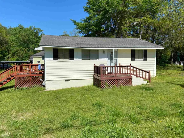 1041 Moody St, Union Pt, GA 30669