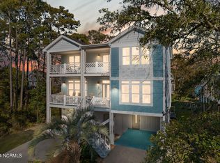 326 NE 42nd St, Oak Island, NC 28465