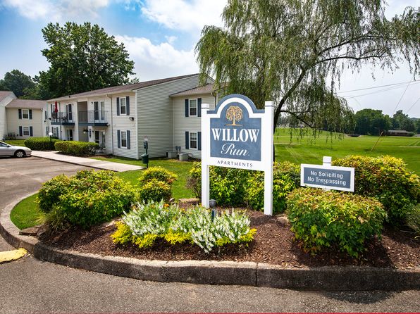 Willow Run Apartments, 517 Douglas Ln, Clinton, TN 37716