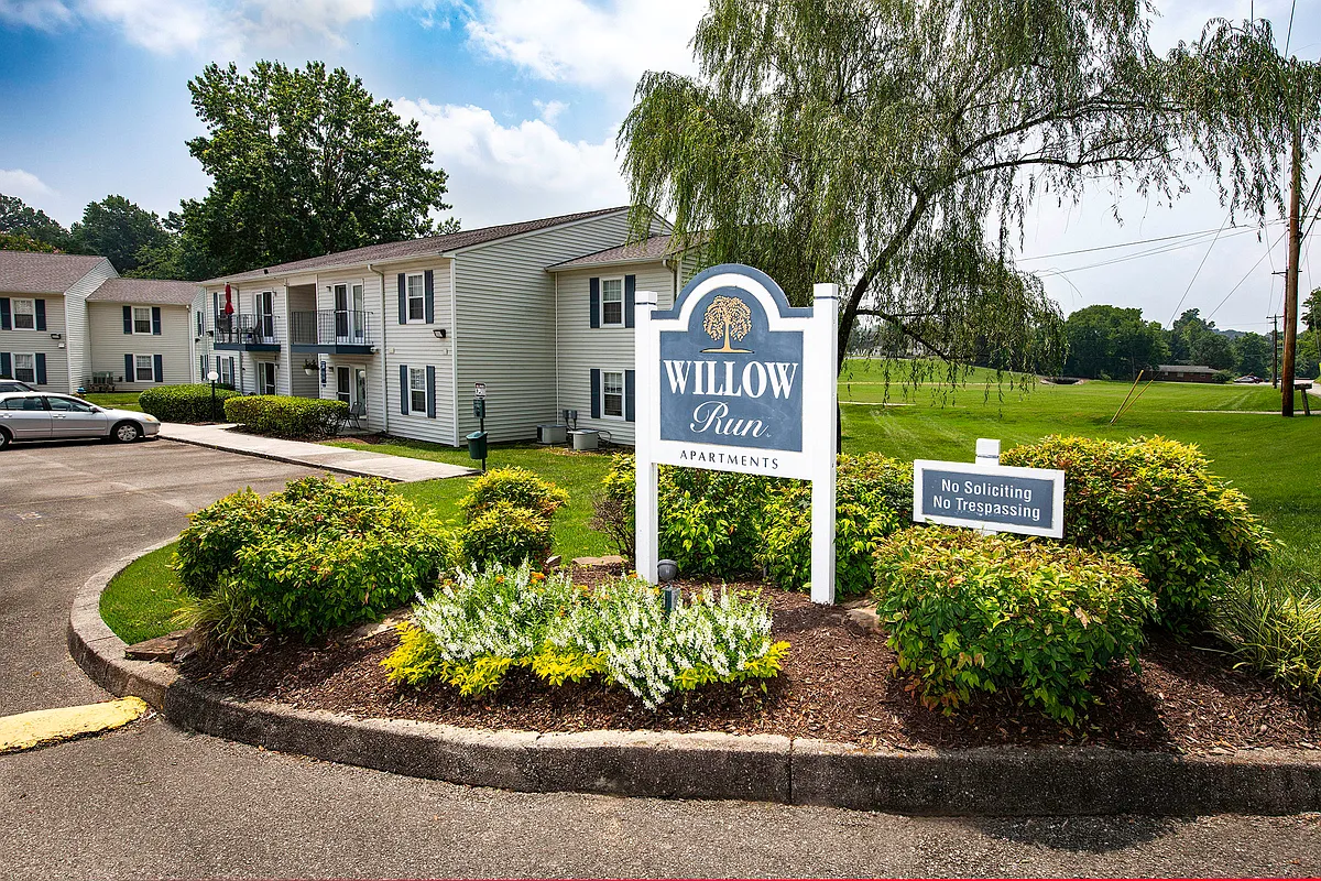 Building Photo - Willow Run Apartments