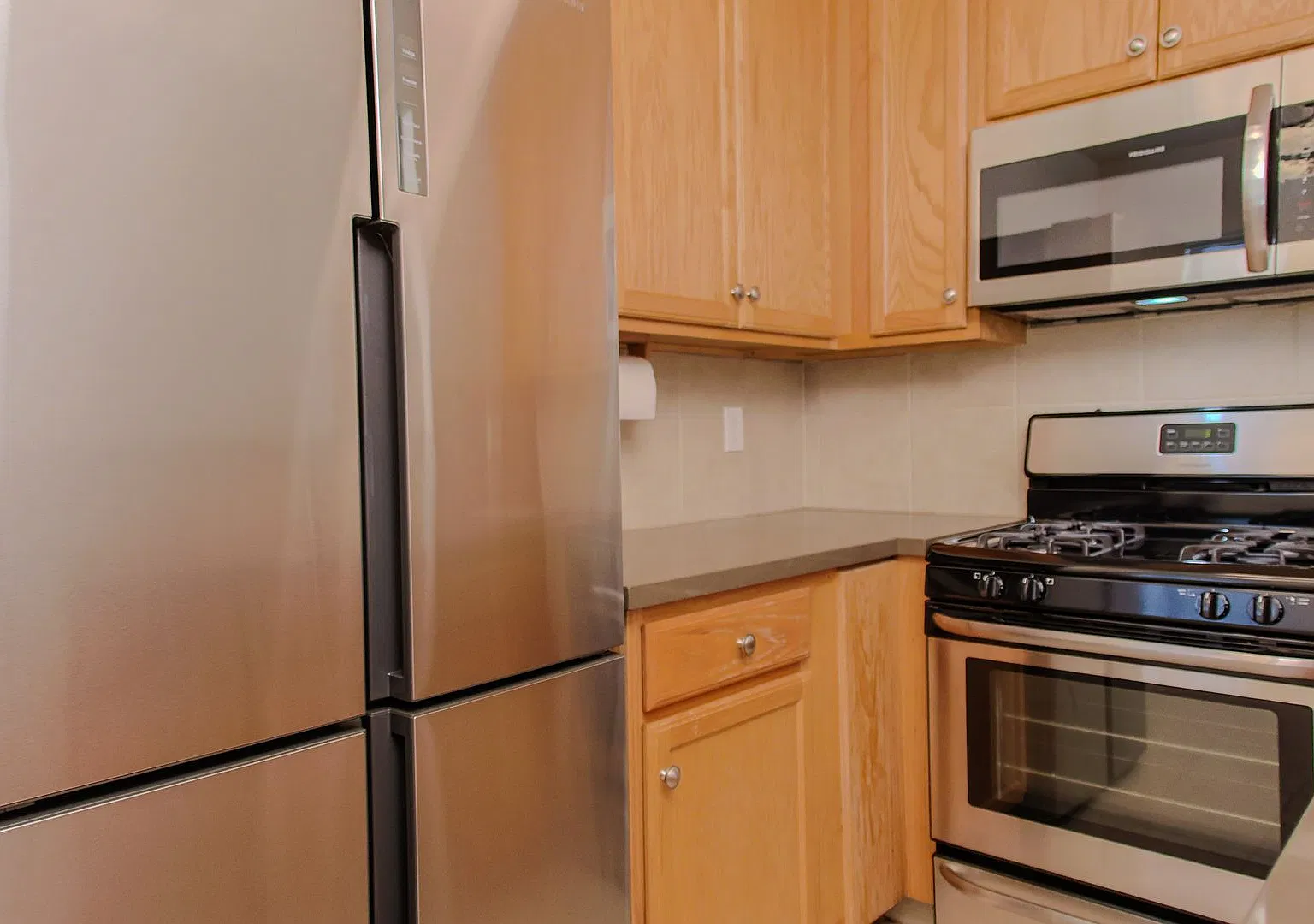 Lincoln Avenue Apartments — Photo 3