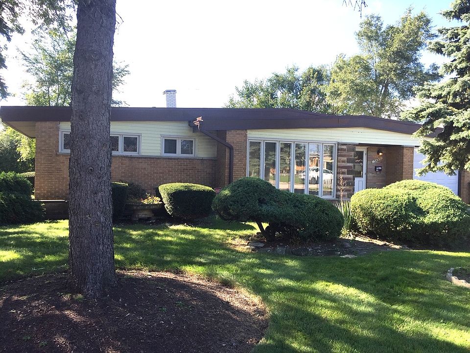 1st image of 5604 N Redwood Dr