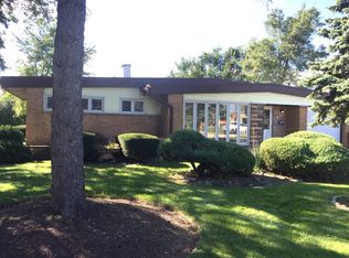 5604 N Redwood Dr, Chicago, IL