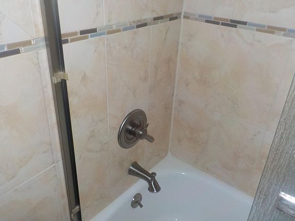 5th image of 260-38 75th Ave Floor 1