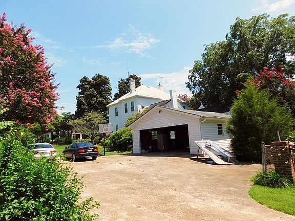 2nd image of 330 S College Ave