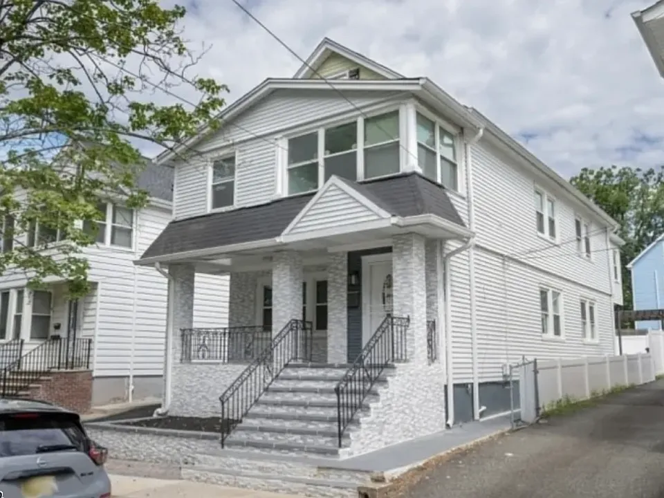 40 Warman St #1