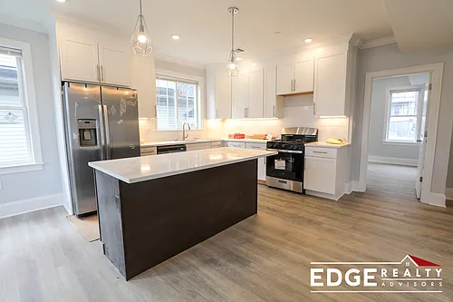 100 Brooks St Photo 1