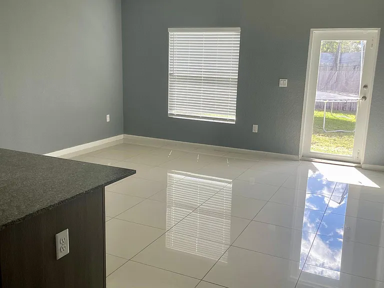 30354 SW 163rd Ct — Photo 3