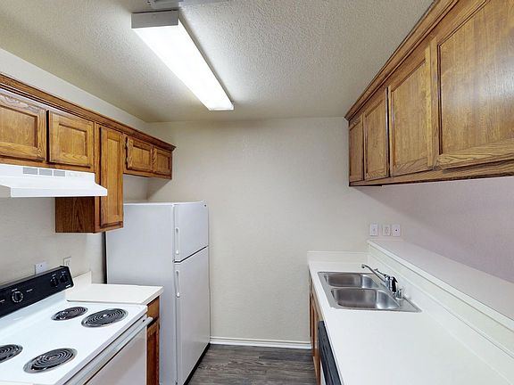 3rd image of 713 W Mulberry St #8