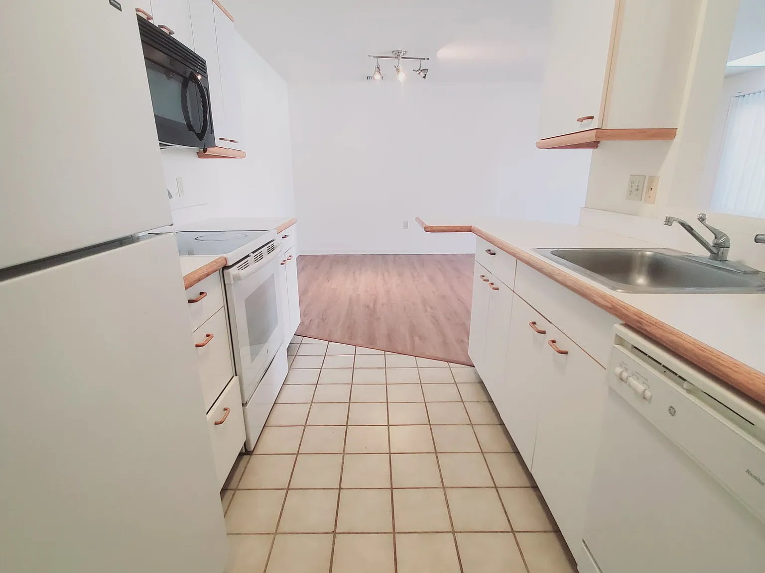 1 bed, 1.0 bath, 840 sqft, $2,000 — Photo 1