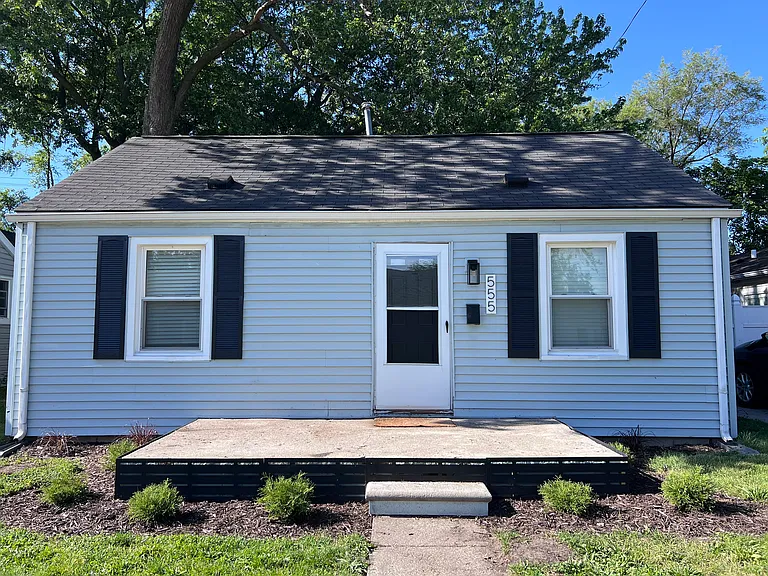 555 E Mahan Ave — Photo 1