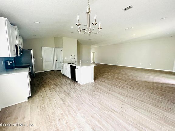 3rd image of 3161 Little Kern Ln