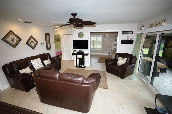 3rd image of 91 Marco Villas Dr #6