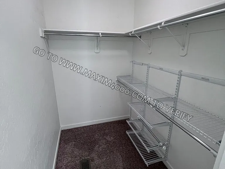 389 White River Dr — Photo 11