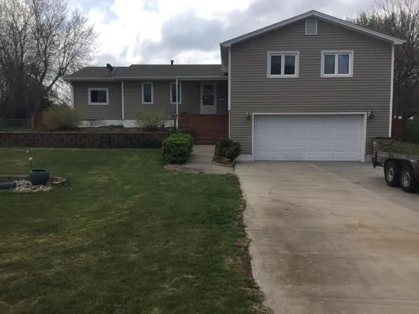4911 Baker Ave, Grand Island, NE 68801