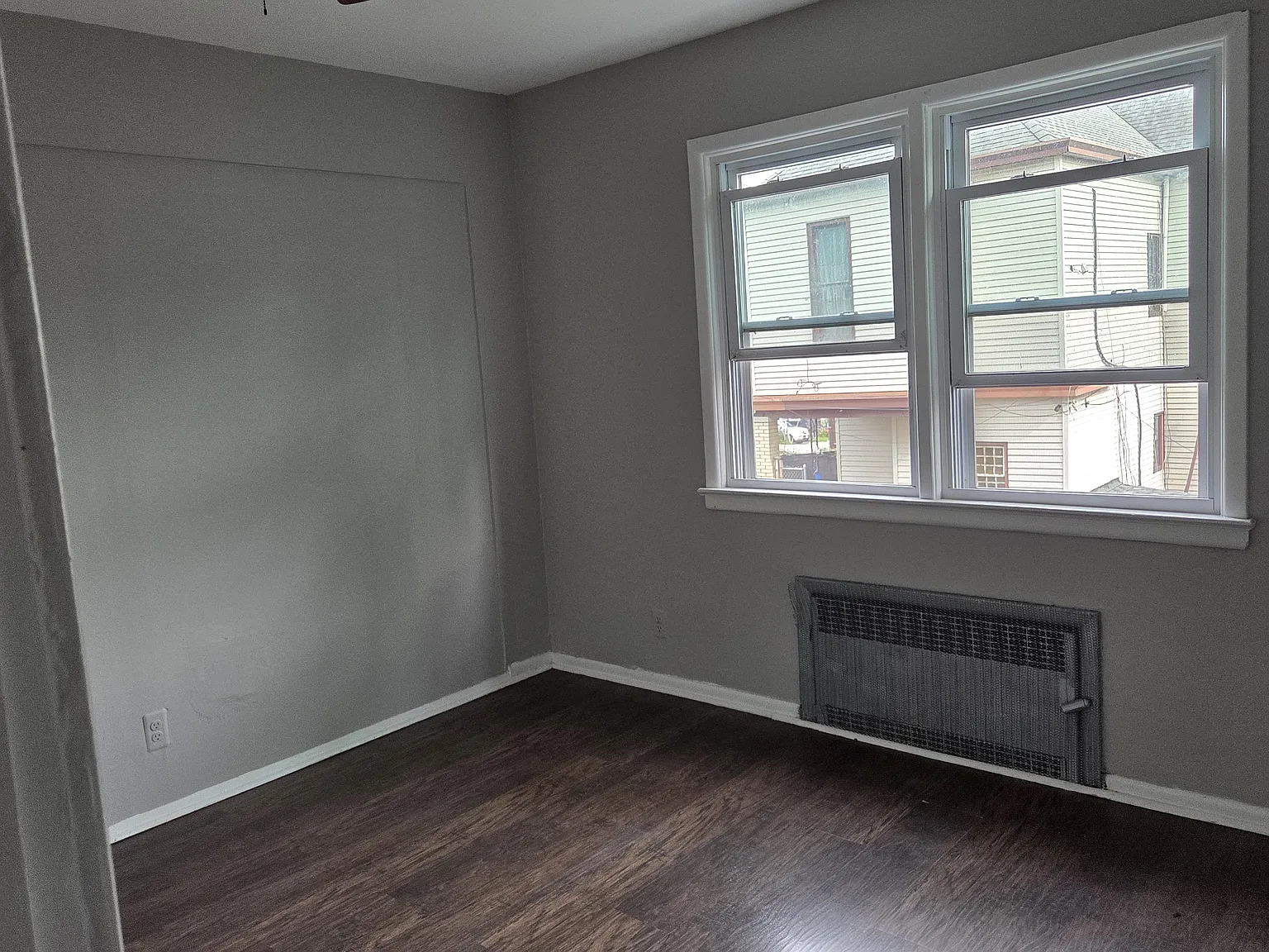 4 bed, 1500 sqft, $2,599 — Photo 2