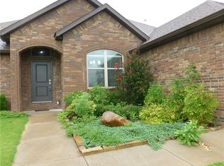 2004 Quinlan Ave, Lowell, AR 72745