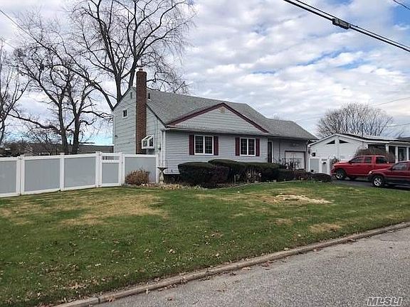 2nd image of 121 Alma Ave