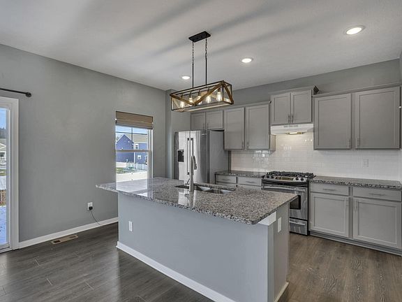 5th image of 132 Mayfield Dr