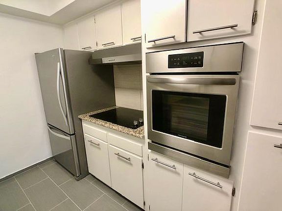 3rd image of 1138 Hacienda Pl #208