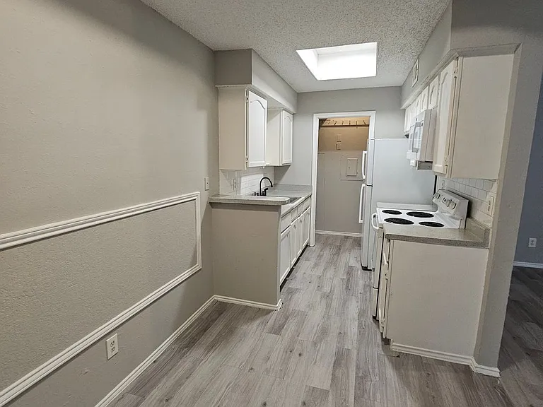 3209 Norwalk Ave #202 — Photo 12