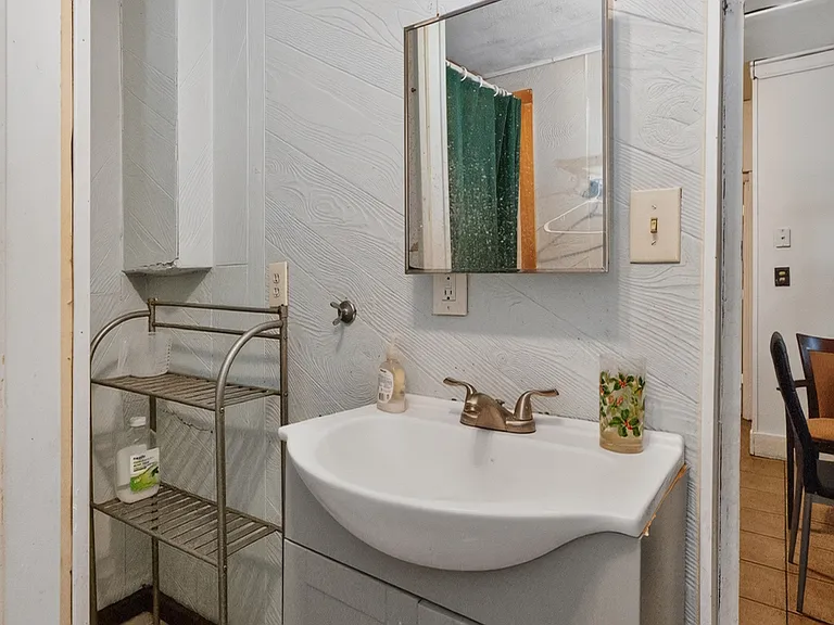 27 McKinley St #1 — Photo 14