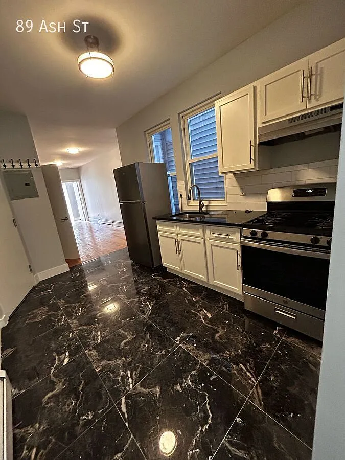 2 bed, $2,400 — Photo 3