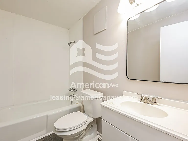 16293_010_main_bathroom_10.jpg