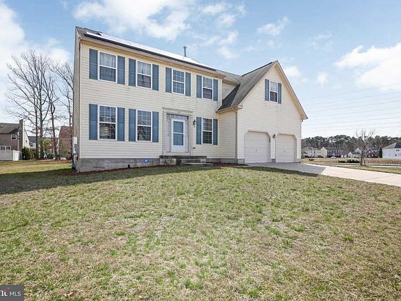 2nd image of 36 English Ivy Dr