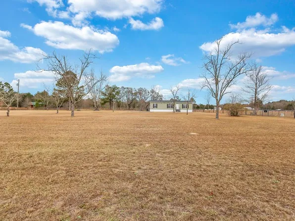 857 Cowboy Rd, Jesup, GA 31545