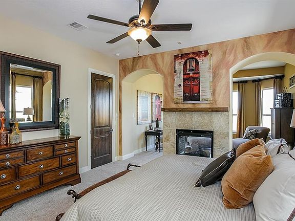 4th image of 327 Woodway Dr