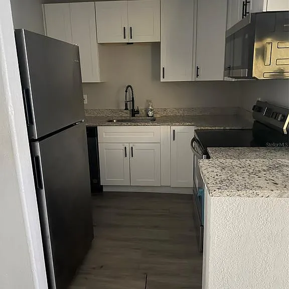 916 Lake Destiny Rd #H — Photo 6