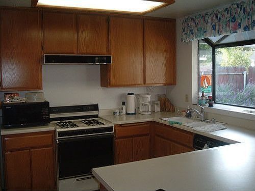 3rd image of 2378 W Atchison St