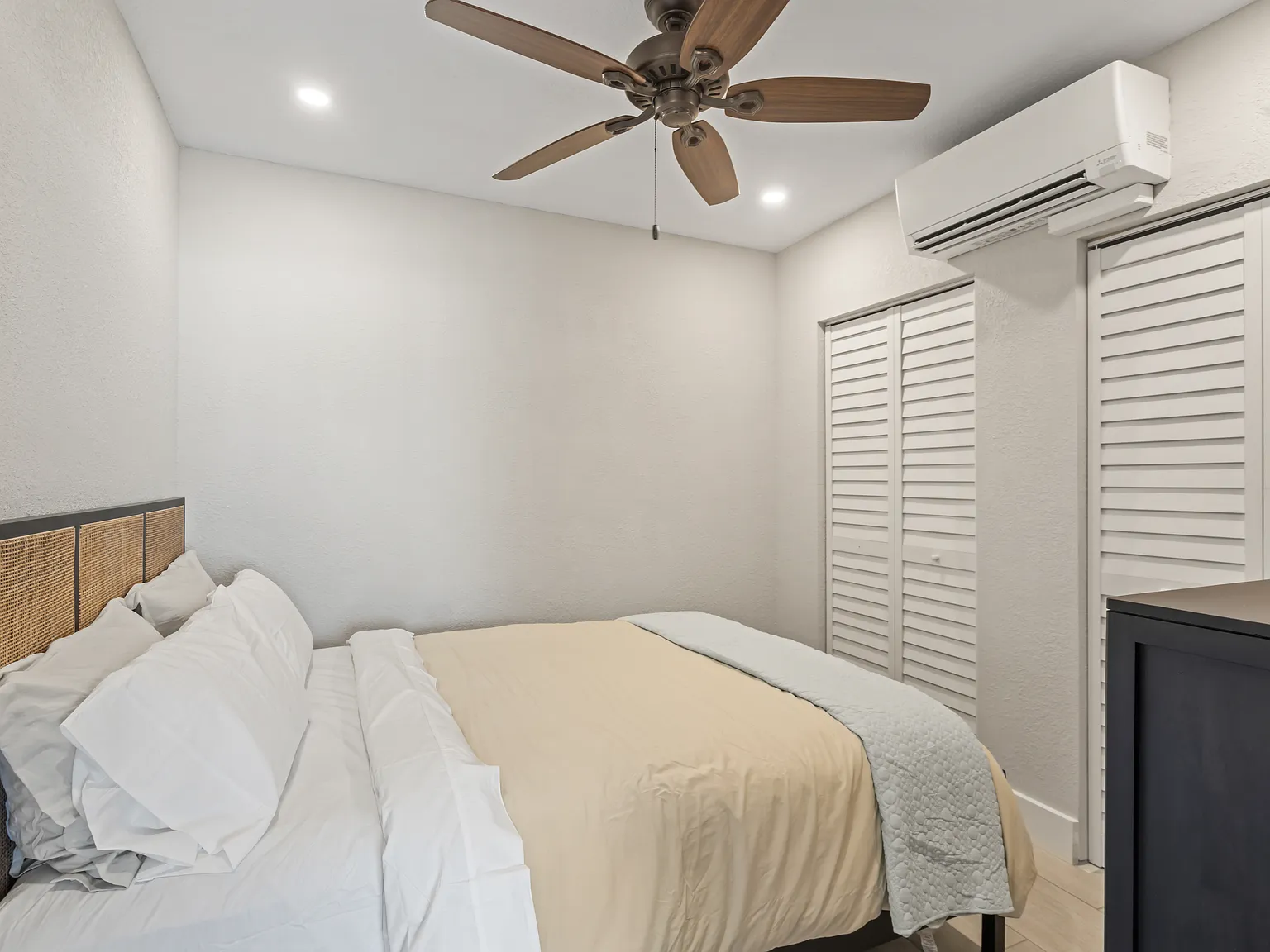 1 bed, $3,050 — Photo 3