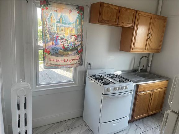 5th image of 19624 90th Ave Floor 2