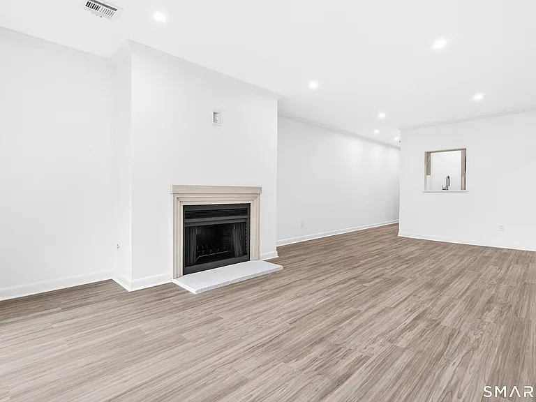 1500 Bedford St #202 — Photo 12