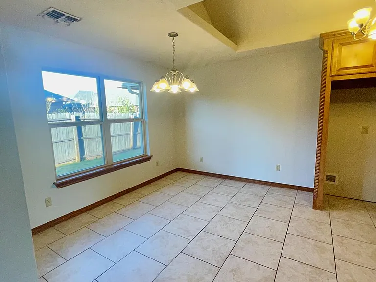819 Rickwood Cir — Photo 12