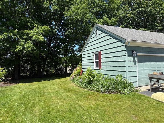 4th image of 50 Edgewood Rd