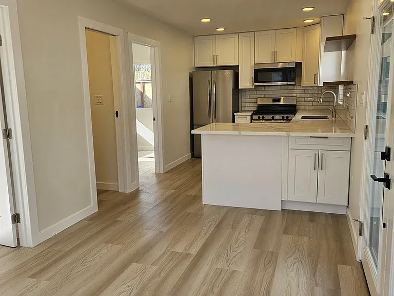 5730 Adelaide Ave — Photo 12