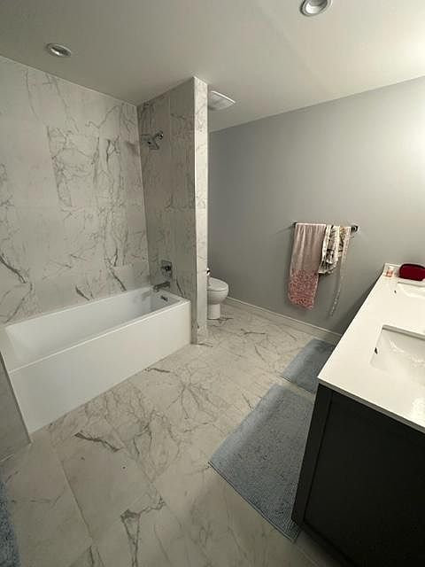 1st image of 325 Myrtle St #201