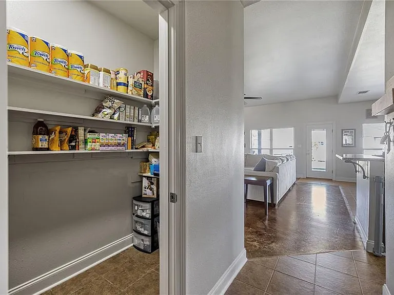 22157 Fen St — Photo 20