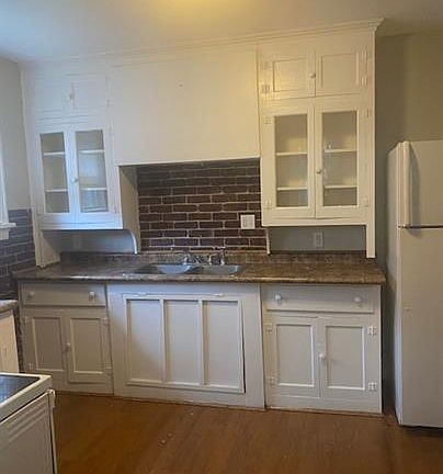 4th image of 6338 Hamilton Ave #2