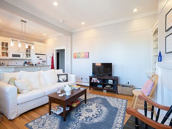 2nd image of 30 Pinckney St APT 7
