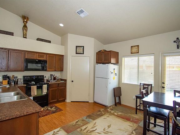 5th image of 3053 S Brand Lee Way