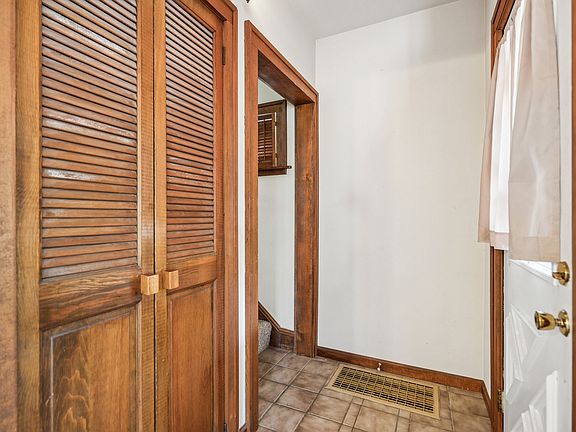 3rd image of 1571 34th Ave