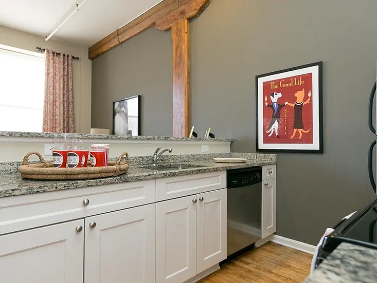 THE GREENEHOUSE — Photo 1