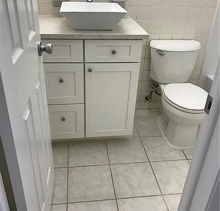 2nd image of 1818 E Oakland Park Blvd APT 92